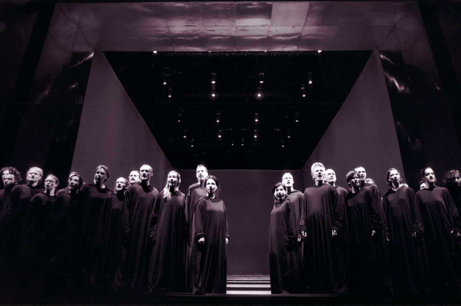 Premiere di Sportstück, 1998 al Burgtheater di Vienna. Foto di Andreas Pohlmann