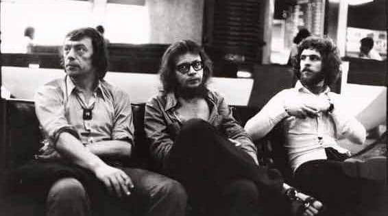 Ryszard Cieślak, Jerzy Grotowski e Aleksander Lidtke durante il viaggio verso l’Australia nella primavera del 1974. Foto di Andrzej Paluchiewicz.
