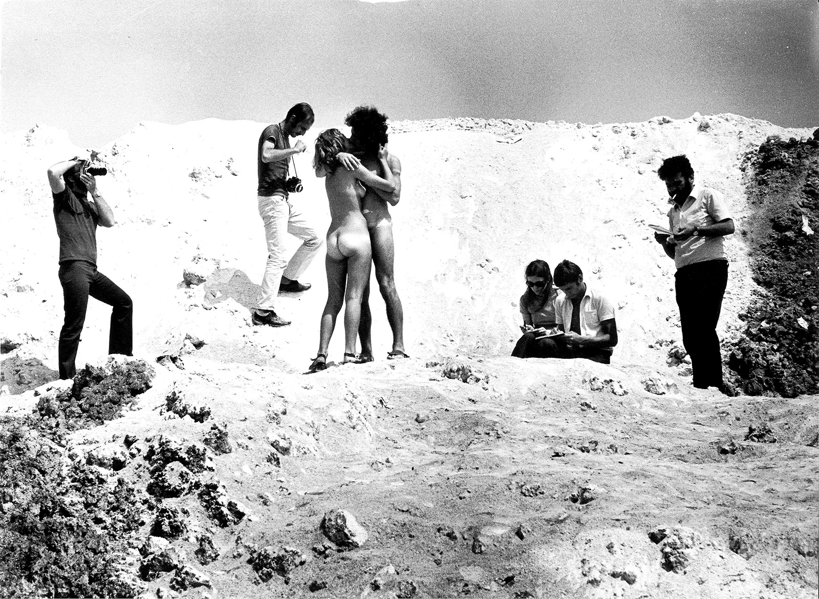 Sirio Luginbühl, Amarsi a Marghera o Il bacio, 1970, foto di scena. Courtesy Antonio Concolato.