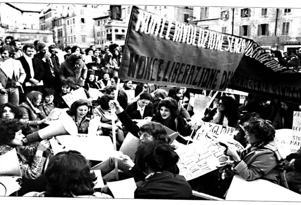 Manifestazione dell'8 marzo 1972 a Campo de' Fiori. Archivio NoiDonne.