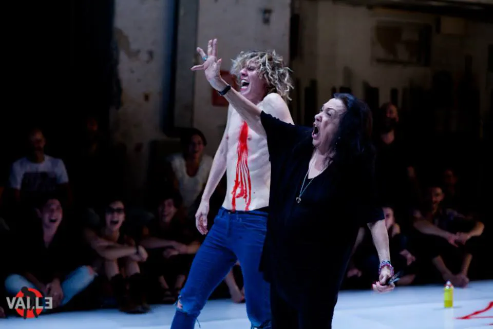 Enrico Casagrande e Daniela Nicolò, The Plot Is The Revolution, Roma Teatro Valle Occupato, luglio 2013. Nella foto Judith Malina e Silvia Calderoni.