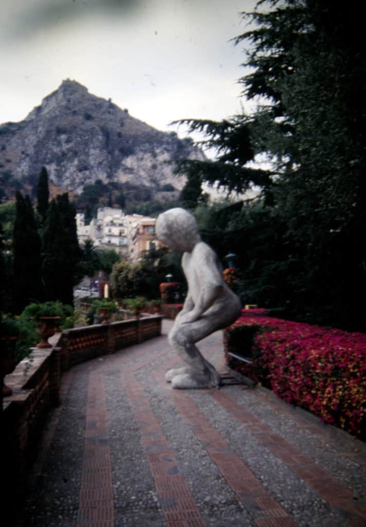 Vito Acconci. Telebodies. 1991. Foto di Gianfranco Mantegna. Rassegna internazionale del video d'autore. Taormina.