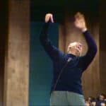 Dario Fo. Mistero Buffo. 1969. Frame video. Riprese del 1977 alla Palazzina liberty di MIlano. Dal DVD «Il teatro di Dario Fo. Mistero Buffo», l'Espresso-la Repubblica, 2010.