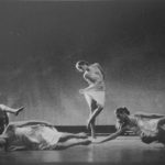 Compagnia Teatro Danza La Fenice in «Underwood», coreografia di Carolyn Carlson. Foto Arici, Venezia. Pubblicata in Elisa Vaccarino, 'Altre scene, altre danze', Einaudi editore, Torino 1991.