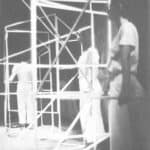 Achille Perilli, Gruppo Altro. Altro/ICS. 1977. Tre performer in posizione per la prima azione appiattimenti. Pubblicato in 'Altro. Dieci anni di lavoro intercodice', edizioni Kappa, 1981.